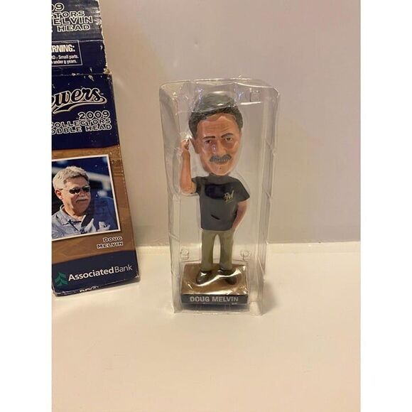 2009 Milwaukee Brewers Doug Melvin GM Collector's Bobblehead - Picture 2 of 6